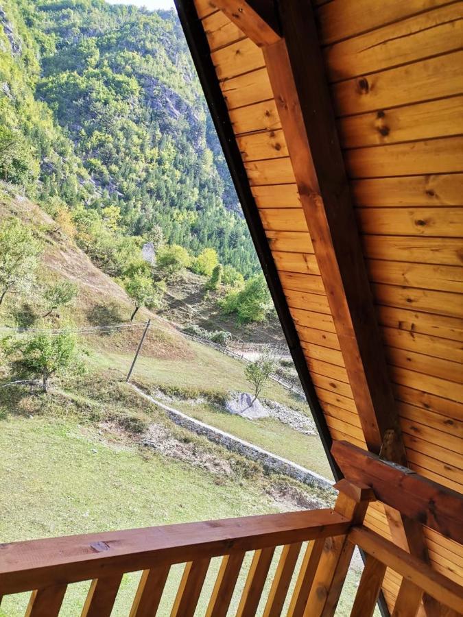 Bed and Breakfast Bujtina Tinari Theth Exterior foto