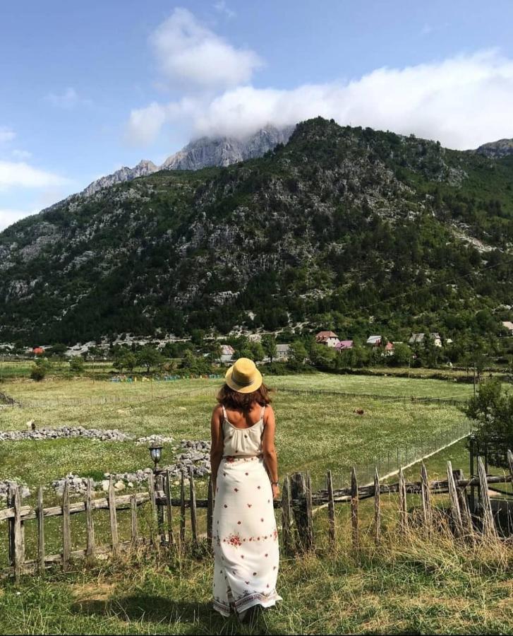Bed and Breakfast Bujtina Tinari Theth Exterior foto
