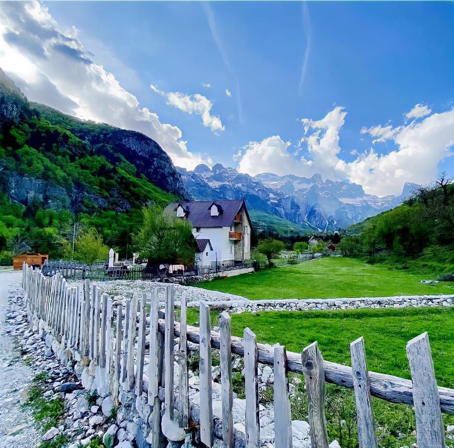 Bed and Breakfast Bujtina Tinari Theth Exterior foto