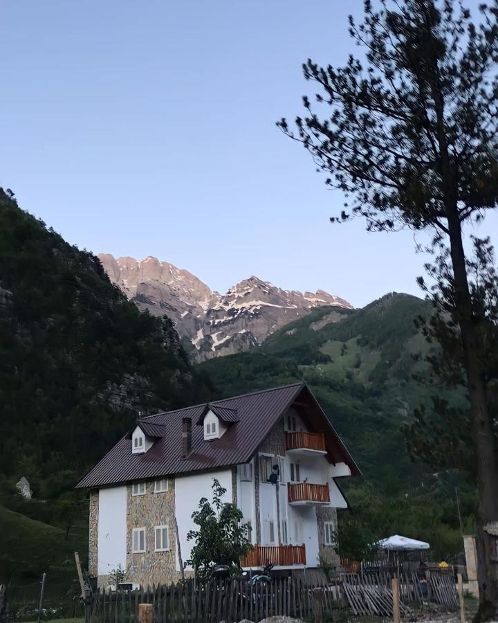 Bed and Breakfast Bujtina Tinari Theth Exterior foto