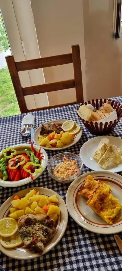 Bed and Breakfast Bujtina Tinari Theth Exterior foto