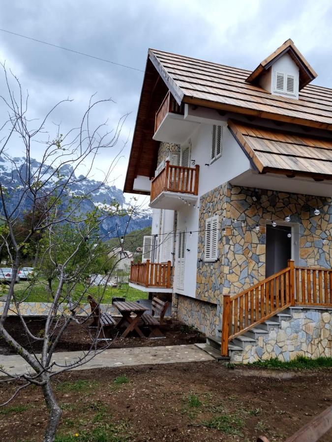 Bed and Breakfast Bujtina Tinari Theth Exterior foto