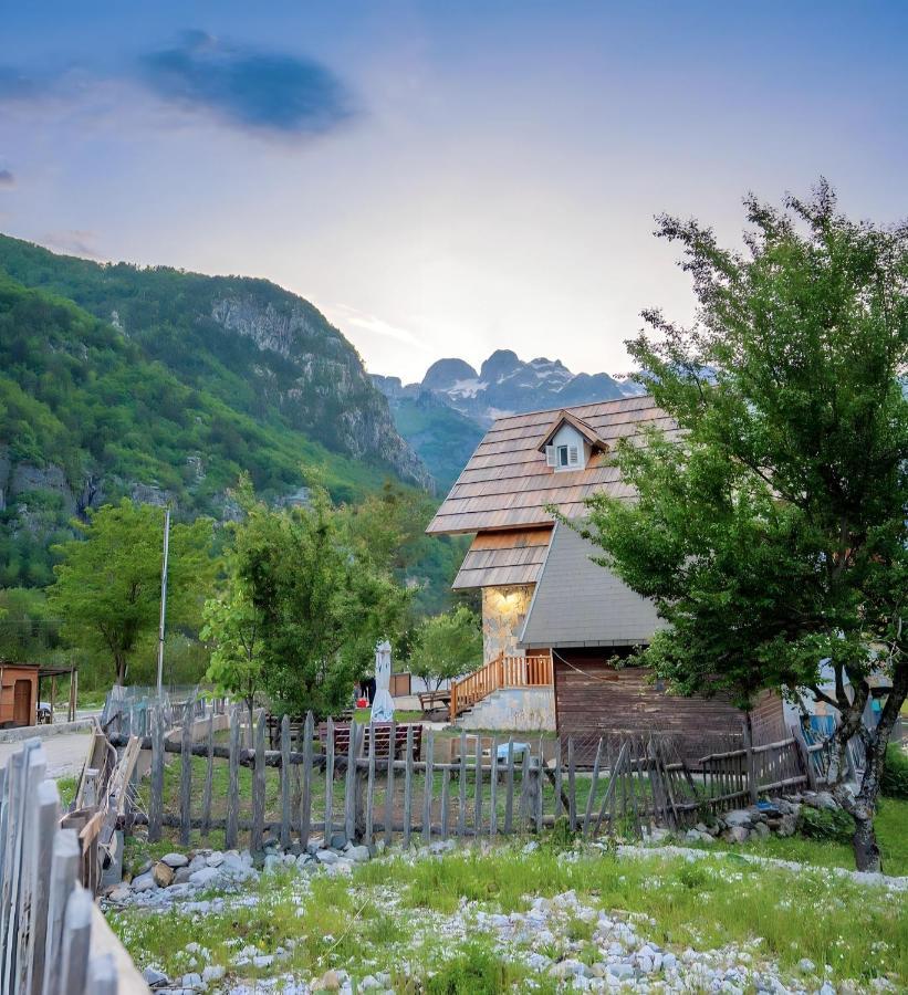 Bed and Breakfast Bujtina Tinari Theth Exterior foto