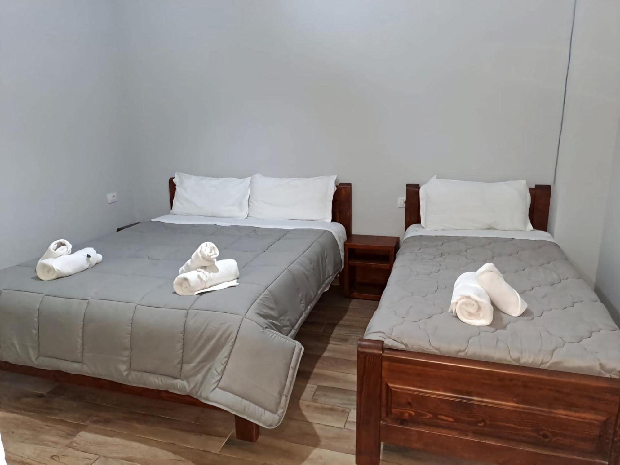 Bed and Breakfast Bujtina Tinari Theth Habitación foto