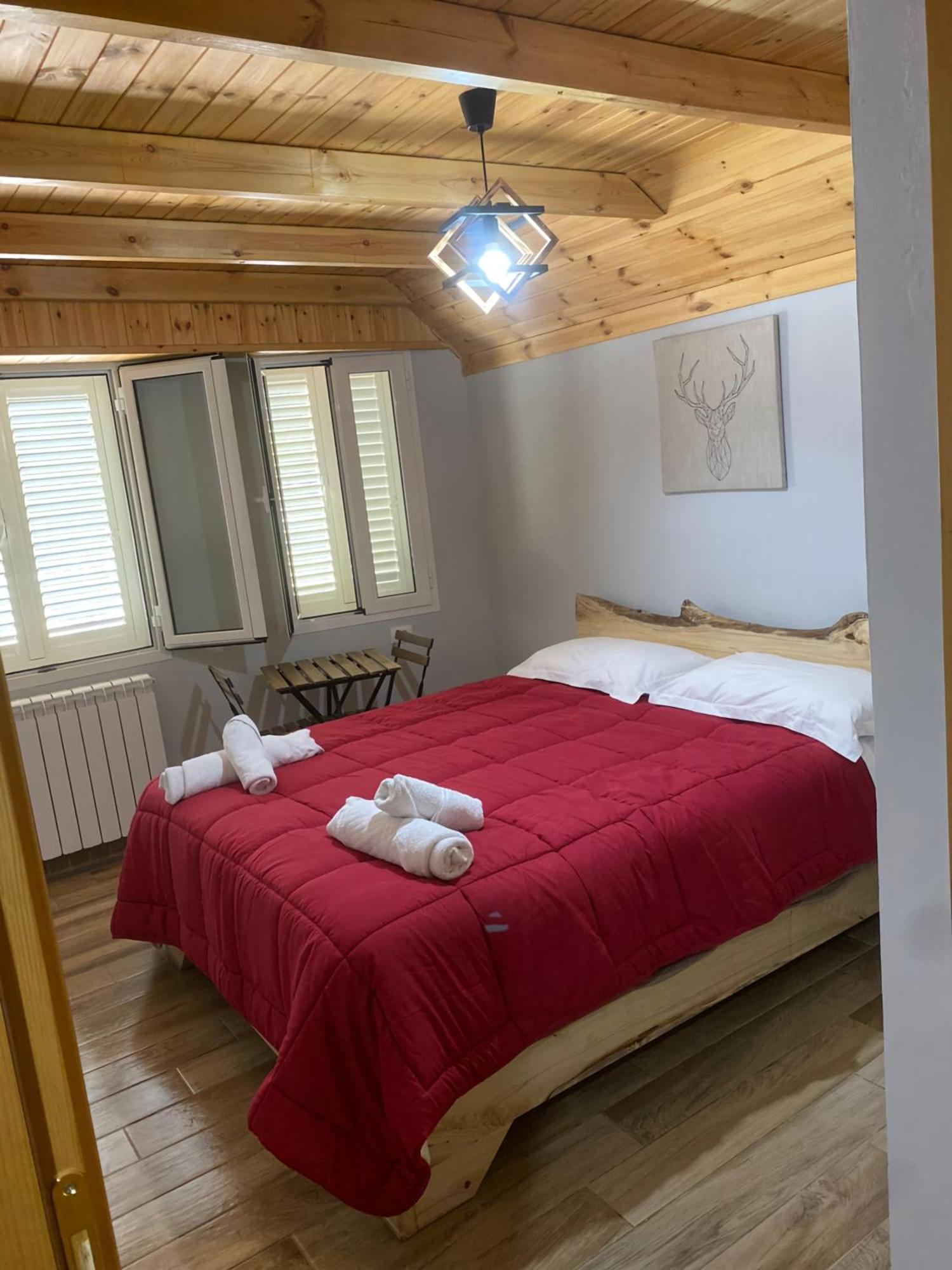 Bed and Breakfast Bujtina Tinari Theth Habitación foto